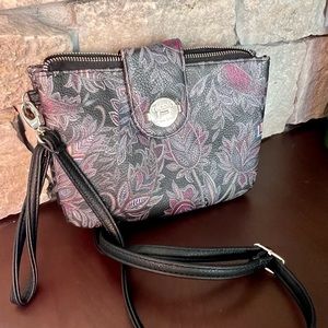 Nicole Miller crossbody small bag. Never used. Great condition.